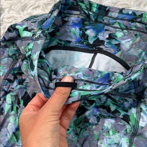 Lululemon Swift Speed High Rise Tight 25"
Rapid Flourish Multi - Picture 3 of 6